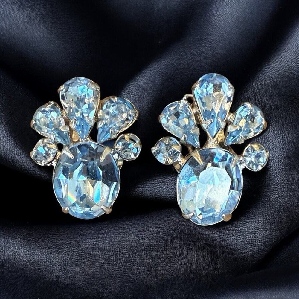 Vintage Ice Blue Teardrop Round Rhinestone Silver Tone Clip Earrings 1960’s